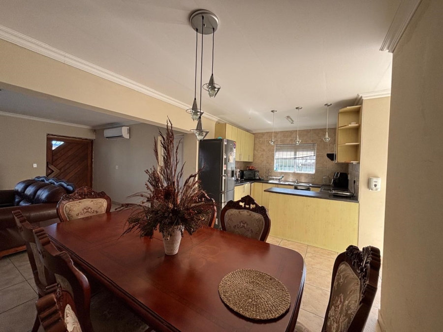 To Let 4 Bedroom Property for Rent in Vredelust Western Cape